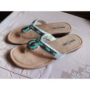 Minnetonka size 8 Leather Blue Beaded thong sandals New